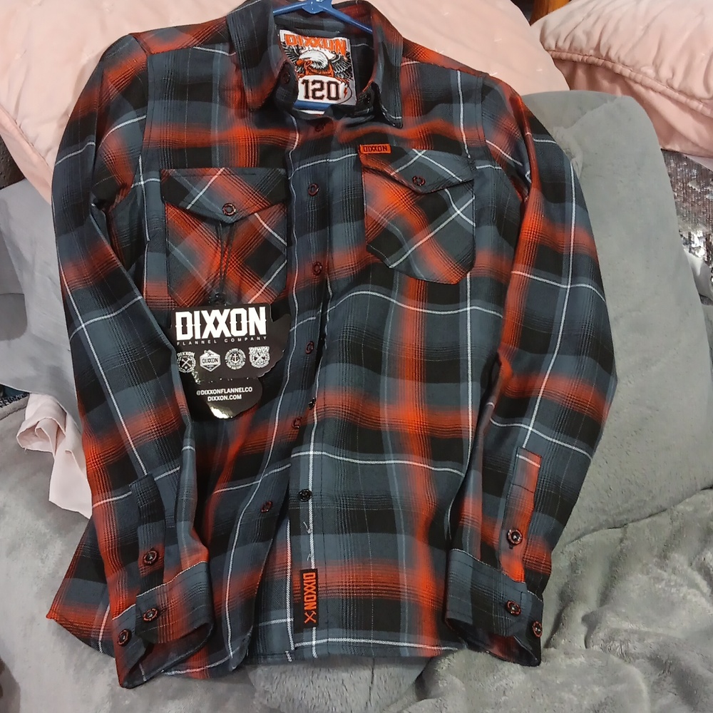 Dixxon flannel new, shoulder is 15 across,never worn, too small for me.